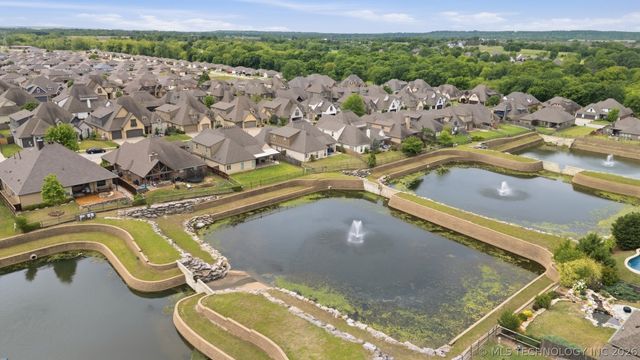 5929 E 145th Street S, Bixby, OK 74008