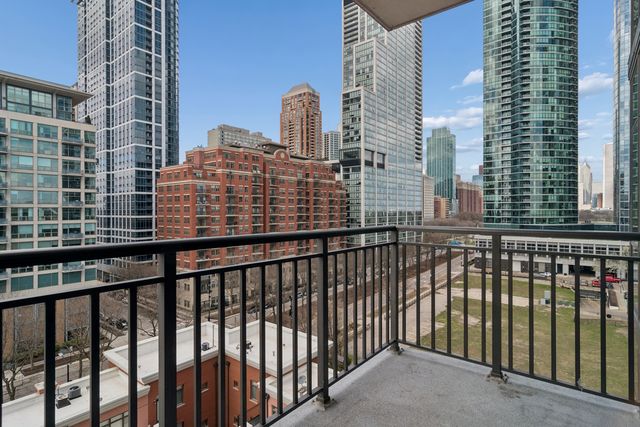 1322 S Prairie Avenue 913, Chicago, IL 60605