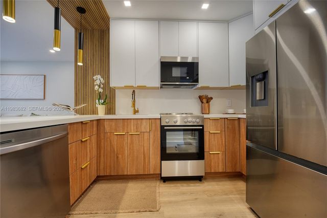 654 NW 45th St, Oakland Park, FL 33309