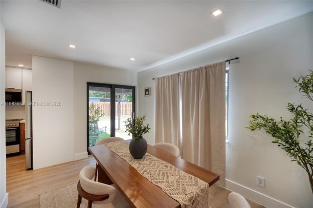 654 NW 45th St, Oakland Park, FL 33309