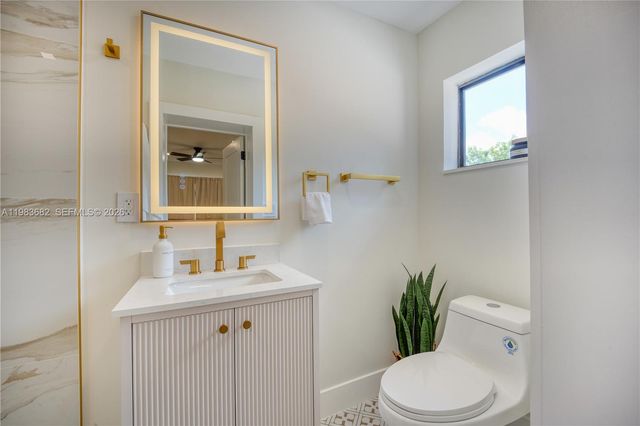 654 NW 45th St, Oakland Park, FL 33309