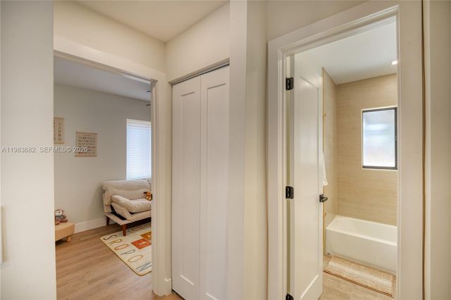 654 NW 45th St, Oakland Park, FL 33309