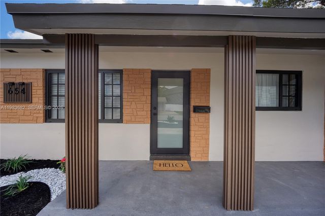 654 NW 45th St, Oakland Park, FL 33309