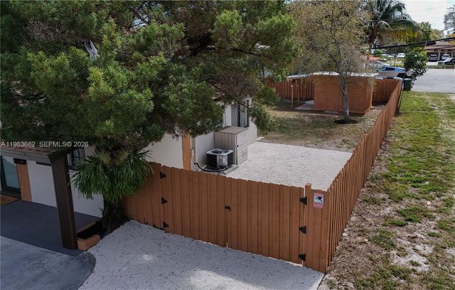 654 NW 45th St, Oakland Park, FL 33309