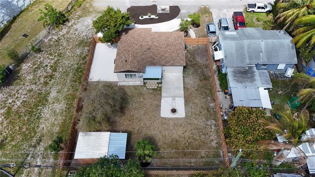 654 NW 45th St, Oakland Park, FL 33309