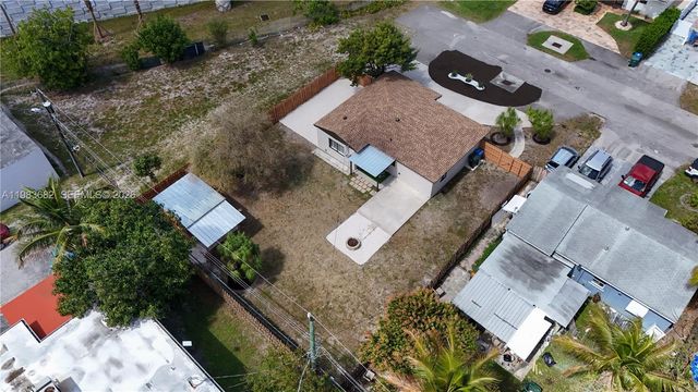 654 NW 45th St, Oakland Park, FL 33309