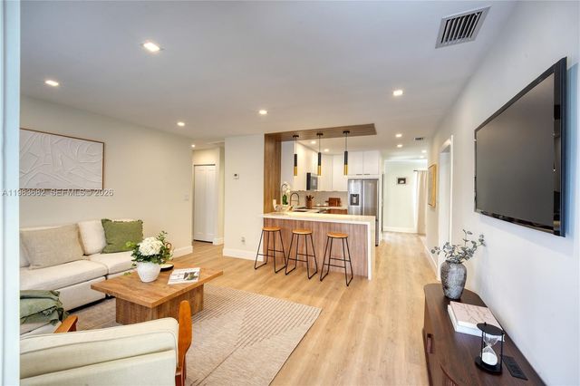 654 NW 45th St, Oakland Park, FL 33309