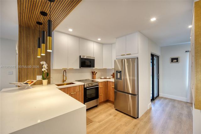 654 NW 45th St, Oakland Park, FL 33309