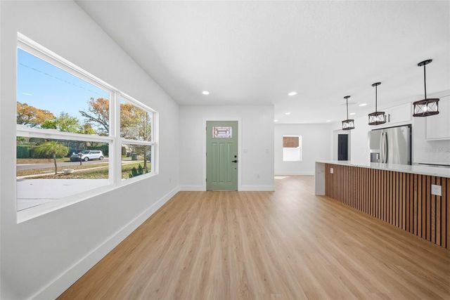 3726 53 AVENUE N, St Petersburg, FL 33714