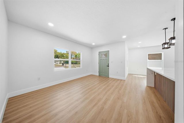 3726 53 AVENUE N, St Petersburg, FL 33714