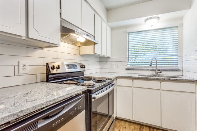 826 Wildwood Lane, Grapevine, TX 76051