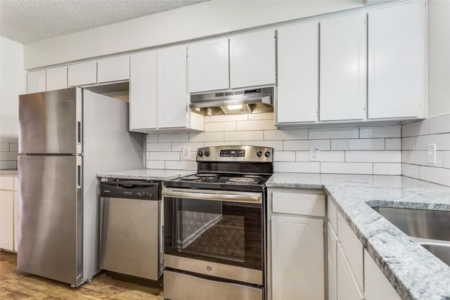 826 Wildwood Lane, Grapevine, TX 76051