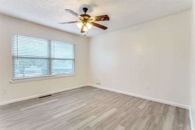 826 Wildwood Lane, Grapevine, TX 76051