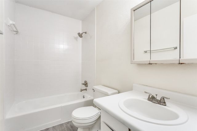 826 Wildwood Lane, Grapevine, TX 76051