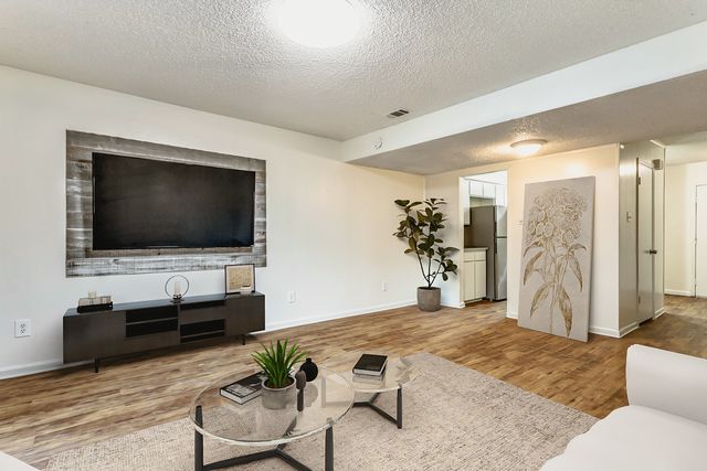 826 Wildwood Lane, Grapevine, TX 76051