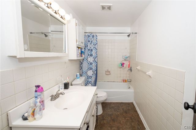 2129 JAMES Street, Syracuse, NY 13206