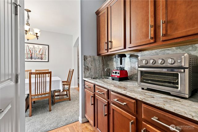 8521 15th Avenue SE, Olympia, WA 98513