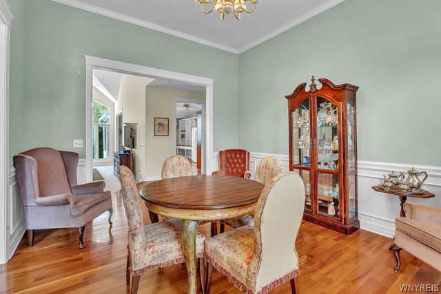 27 Brookshire Ct, Amherst, NY 14051