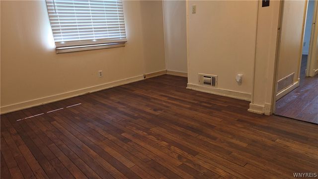 18 Sandstone Drive 16, Cheektowaga, NY 14225