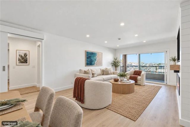 16341 Grenoble, Huntington Beach, CA 92649