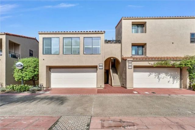 16341 Grenoble, Huntington Beach, CA 92649