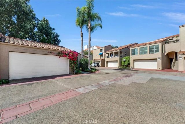 16341 Grenoble, Huntington Beach, CA 92649