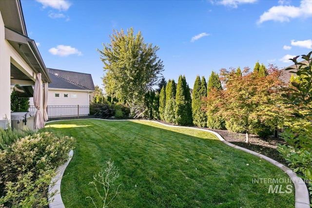 1367 N Willowick Ave, Eagle, ID 83616