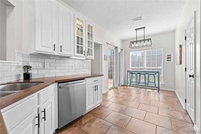 2635 Shady Bank, Northport, AL 35473