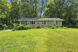 712 Renninger Road, New Franklin, OH 44319