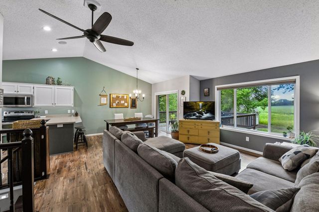1519 Hidden Trail, Mayer, MN 55360