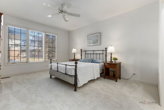 1819 Dunhill Circle, Glenview, IL 60025