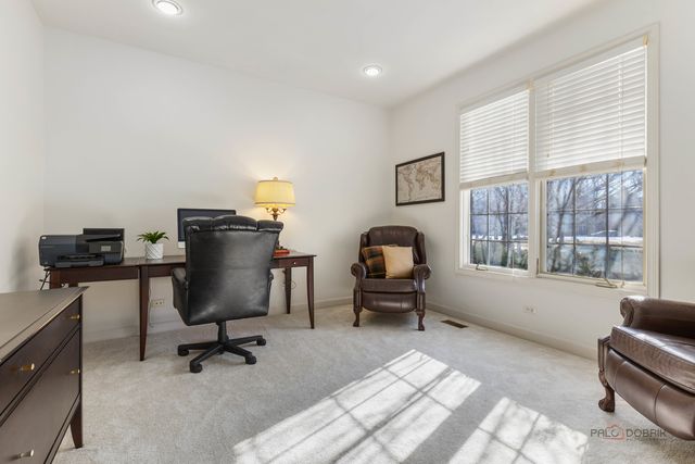 1819 Dunhill Circle, Glenview, IL 60025