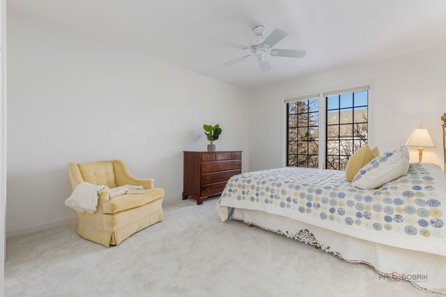 1819 Dunhill Circle, Glenview, IL 60025