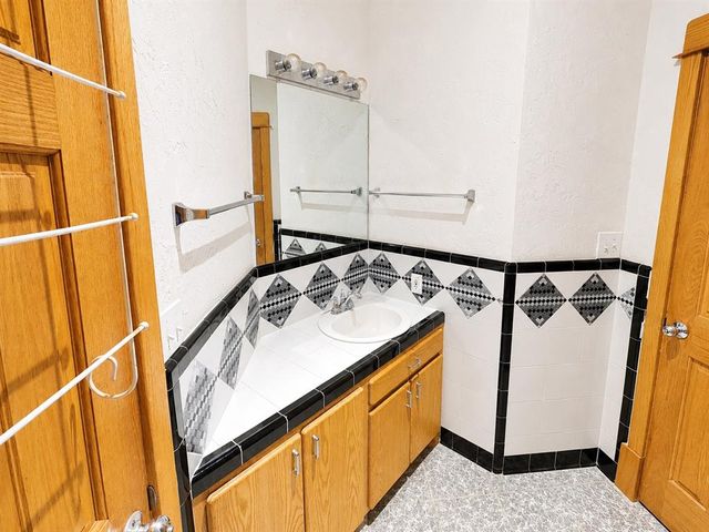 46069 County Street 2630 Street, Apache, OK 73006