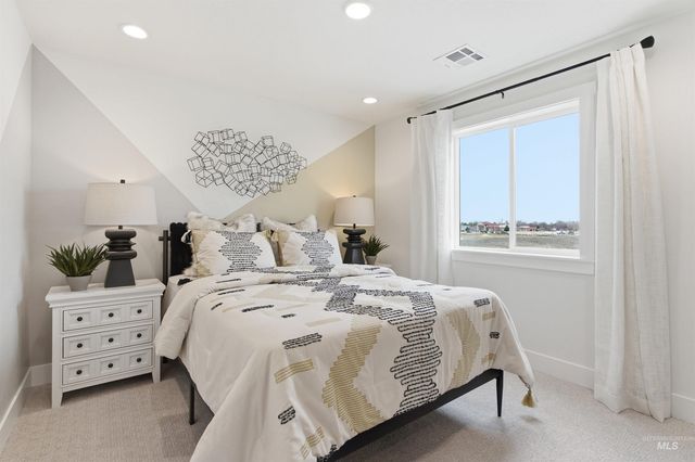 7596 E Dixon St, Nampa, ID 83687