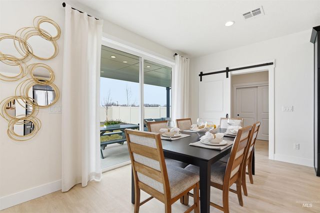 7596 E Dixon St, Nampa, ID 83687