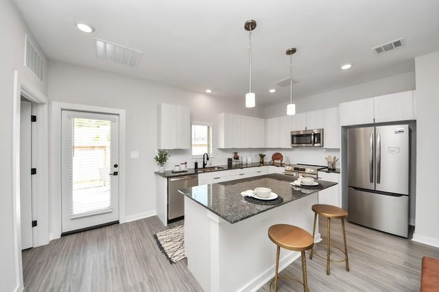 7711 Longmire Road 2, Conroe, TX 77304