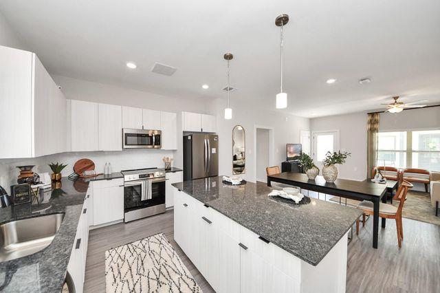 7711 Longmire Road 2, Conroe, TX 77304