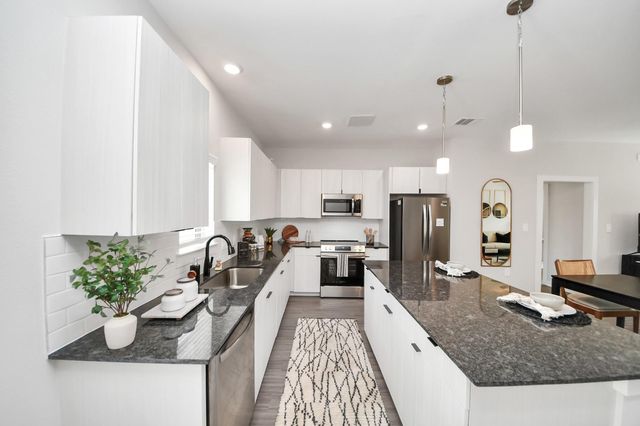 7711 Longmire Road 2, Conroe, TX 77304