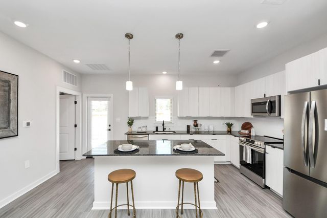 7711 Longmire Road 2, Conroe, TX 77304