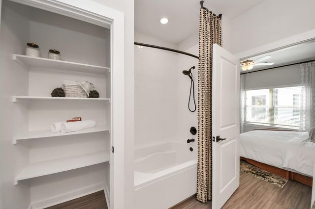 7711 Longmire Road 2, Conroe, TX 77304