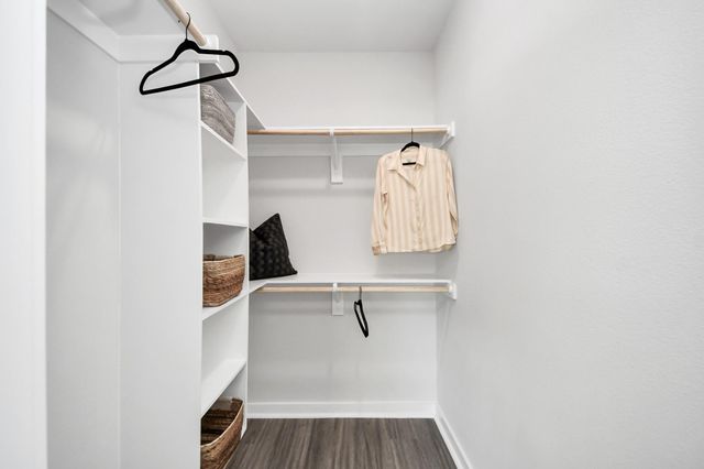 7711 Longmire Road 2, Conroe, TX 77304