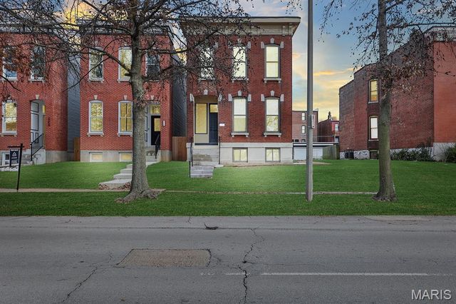 2262 S Jefferson Avenue, St Louis, MO 63104