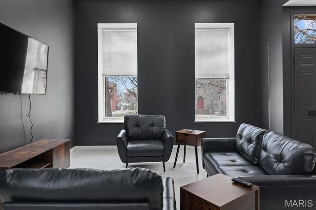 2262 S Jefferson Avenue, St Louis, MO 63104