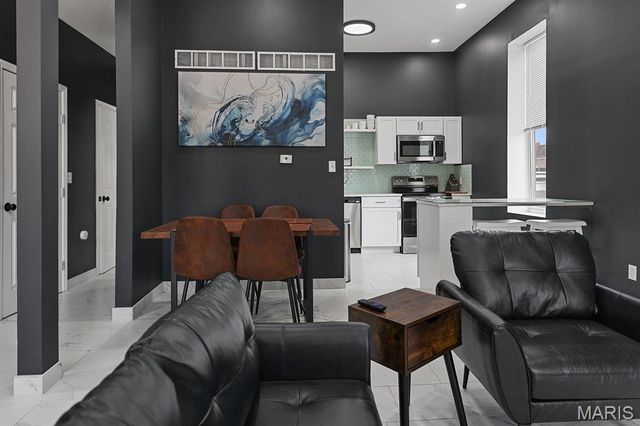 2262 S Jefferson Avenue, St Louis, MO 63104