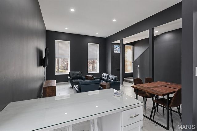 2262 S Jefferson Avenue, St Louis, MO 63104