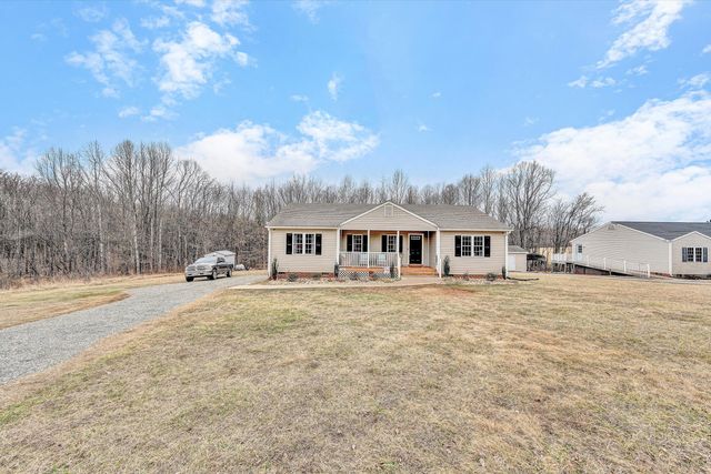 1188 AIRPORT RD, Moneta, VA 24121
