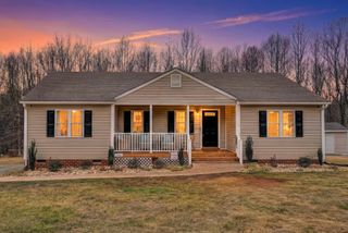 1188 AIRPORT RD, Moneta, VA 24121
