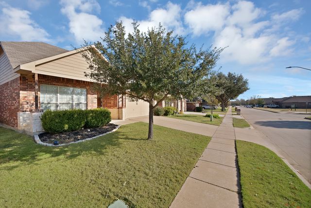 1321 Doe Meadow Drive, Fort Worth, TX 76028