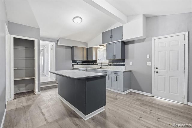 20604 Annapolis Street, Dearborn Heights, MI 48125